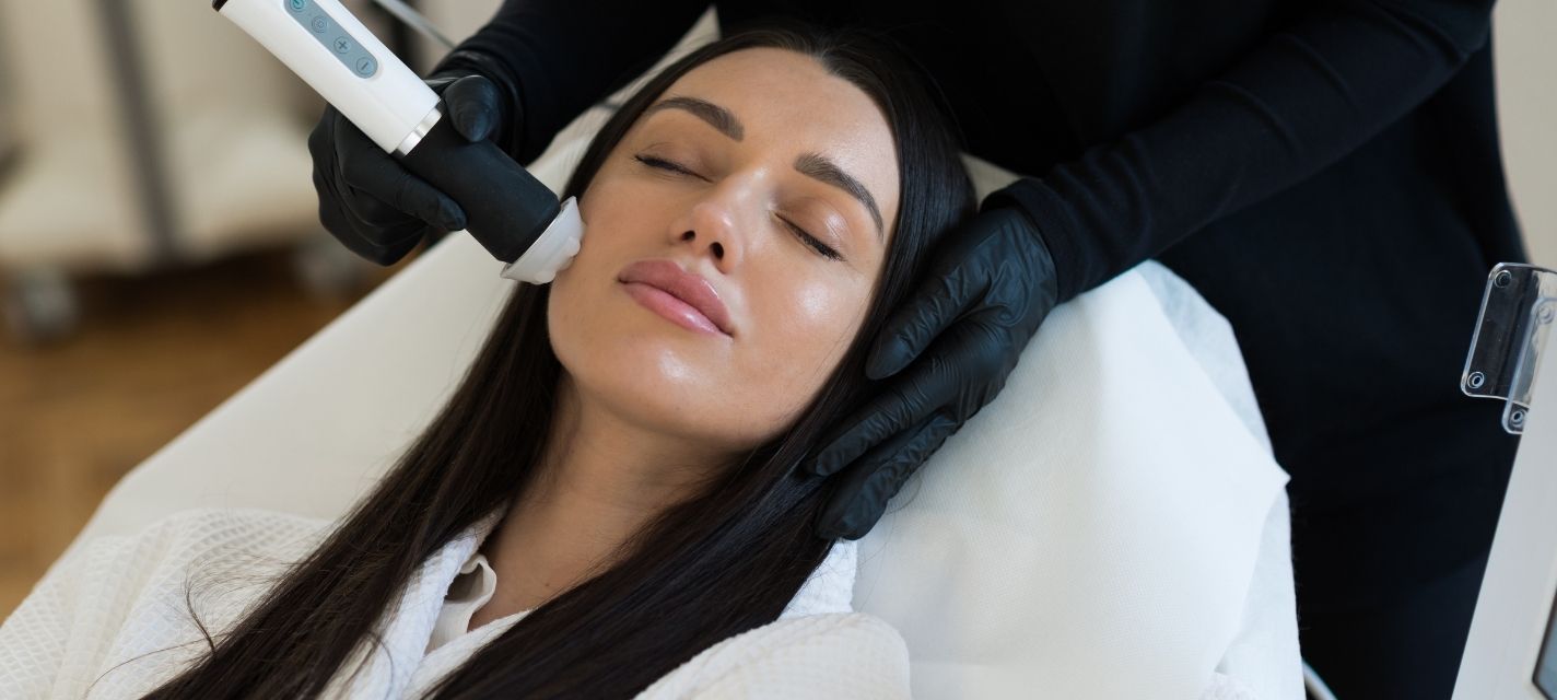 How Hydrafacial Can Help Fight Fine Lines and Wrinkles