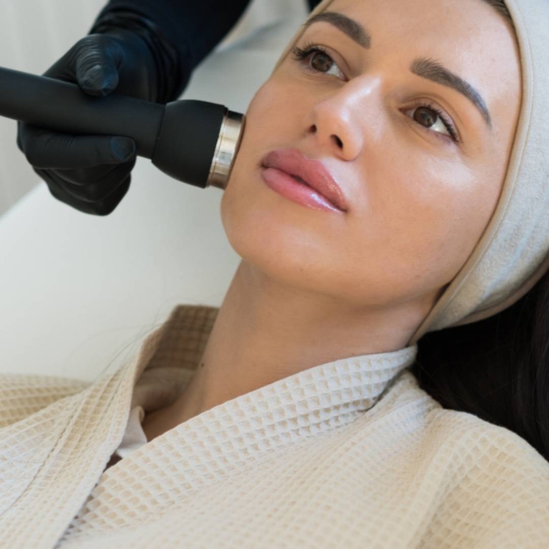 How HydraFacial Helps Improve Skin Elasticity and Firmness in Humid Environments