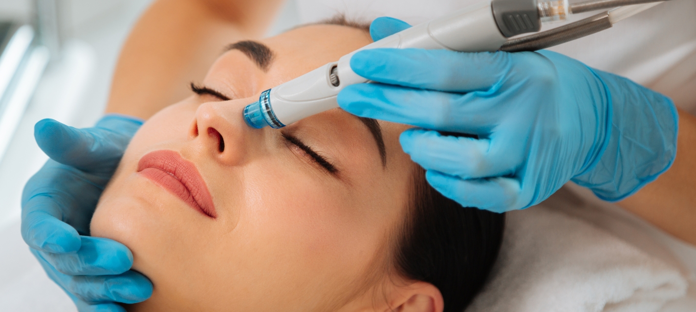 Hydrafacial vs. Traditional Facials: Which One is Right for You?
