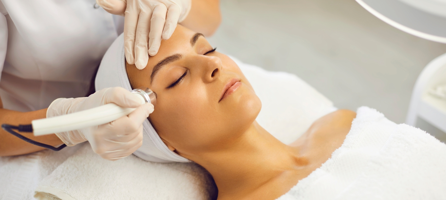 Why Celebrities Love Hydrafacial: The Secret to Red Carpet-Ready Skin